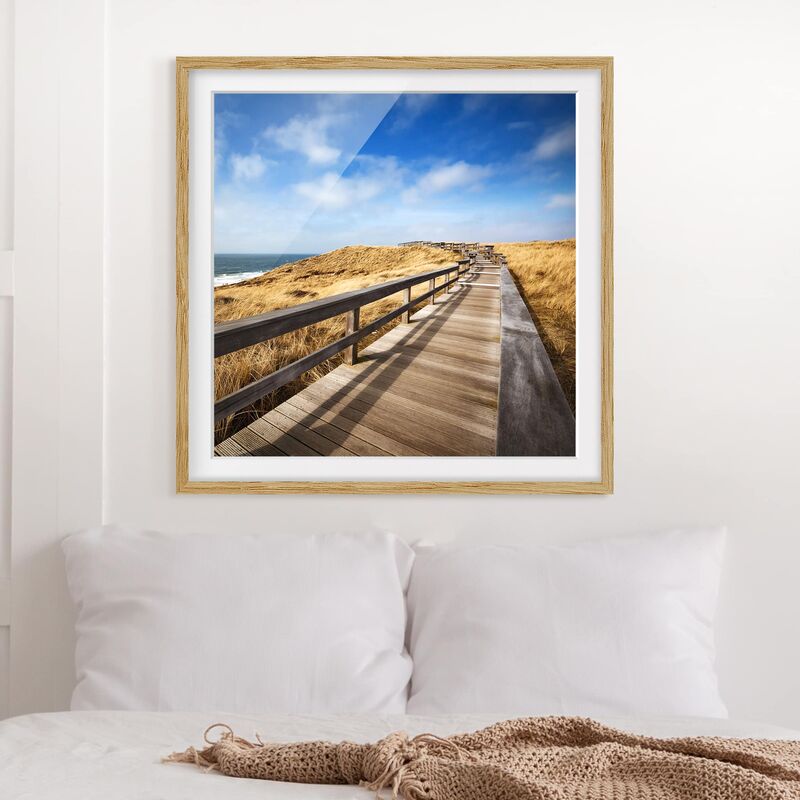 

Póster enmarcado - Walking At The North Sea Dimensión LxA: 70cm x 70cm, Marco: Roble