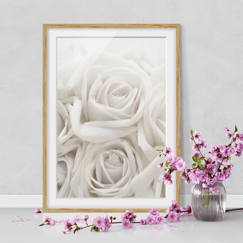 

Póster enmarcado - White Roses Dimensión LxA: 100cm x 70cm, Marco: Roble