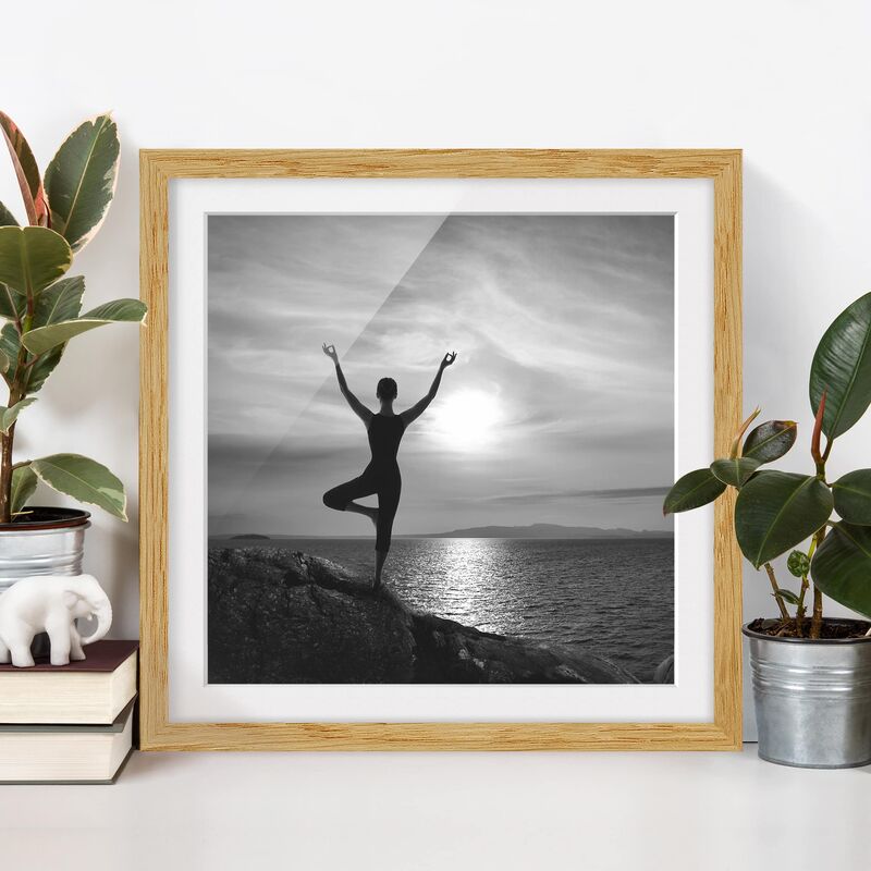 

Póster enmarcado - Yoga White Black Dimensión LxA: 50cm x 50cm, Marco: Roble