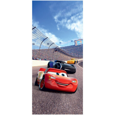Poster Porte Cars Flash McQueen Cruz Ramirez et Jackson Storm en piste de Disney intisse 90 X 202 CM