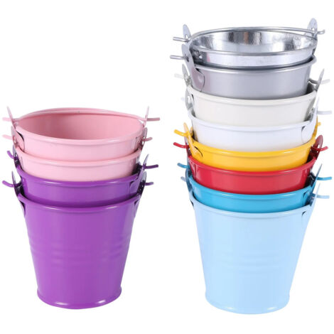 Pot de fleurs suspendu en imitation rotin avec motif en L