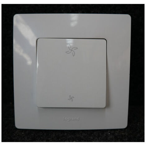 Poussoir de VMC 2 positions 6A encastré blanc complet avec support et plaque bornes auto série NILOE