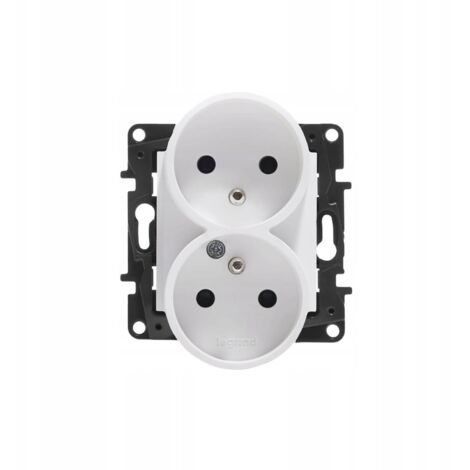 Presa modulare Niloe Step bianca con 2 terminali a vite Z/U, 16A 250V, codice 863132