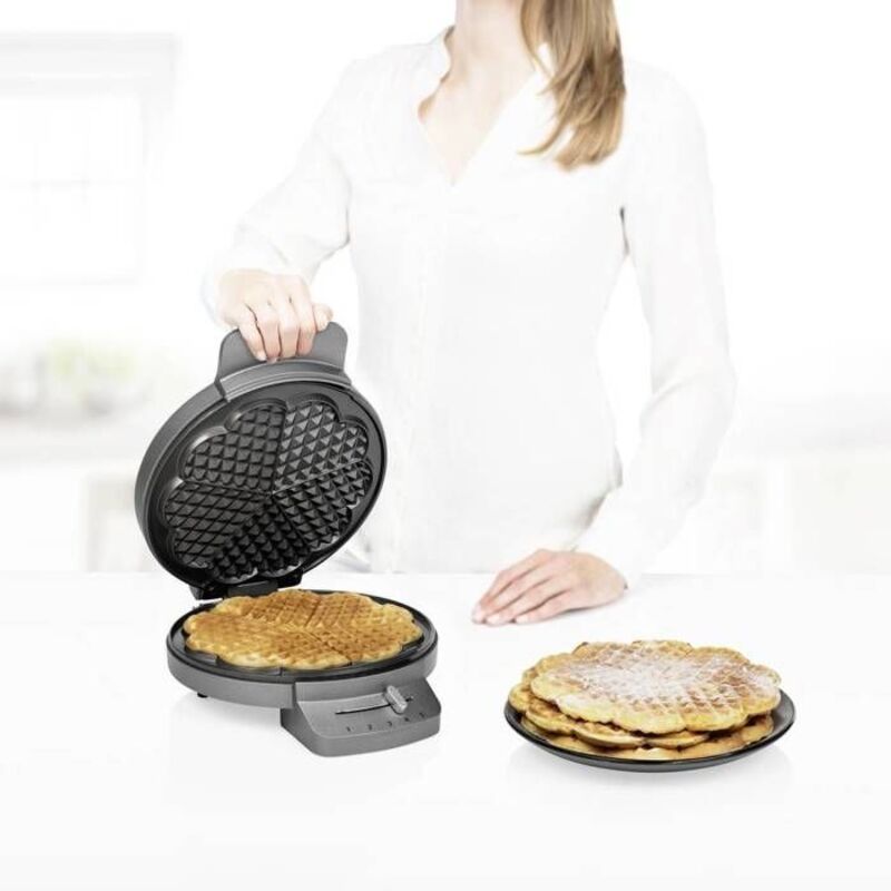 Waffle Iron Deluxe 5 Waffles 1200W Silver and Black Princess