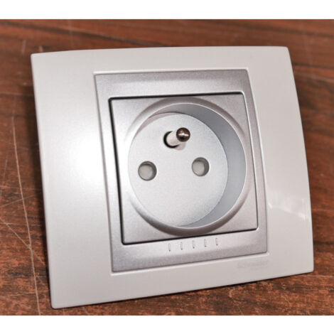 Prise électrique Viko Novella 92105045 Gris Alu - 2P+T, Neuf (voir Détails)