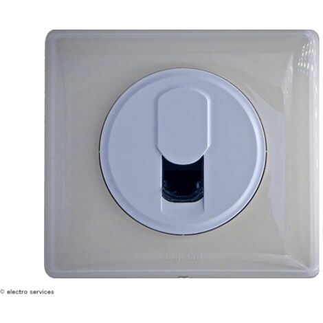 Prise RJ45 cat.6 FTP Céliane Complet Ivoire  Griffes: Sans griffes