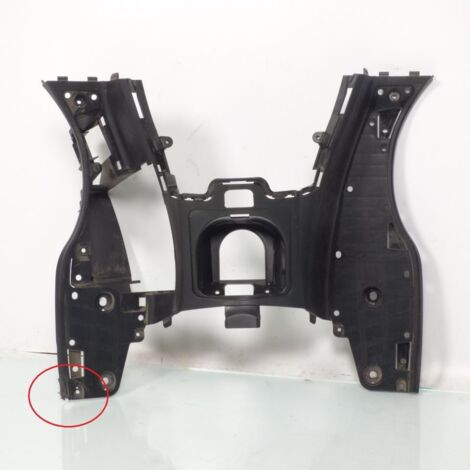 [PRODUIT D'OCCASION] Marche pied origine pour Scooter Suzuki 200 Burgman 2018 à 2019
