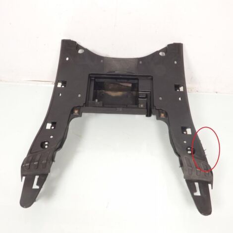 [PRODUIT D'OCCASION] Marche pied origine pour scooter Yamaha 125 Cygnus 2000 à 2003