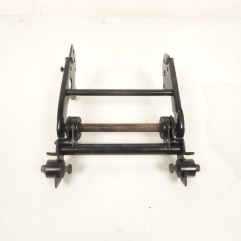 [PRODUIT D'OCCASION] Support moteur origine pour scooter Yamaha 125 Xc F Cygnus 2000 à