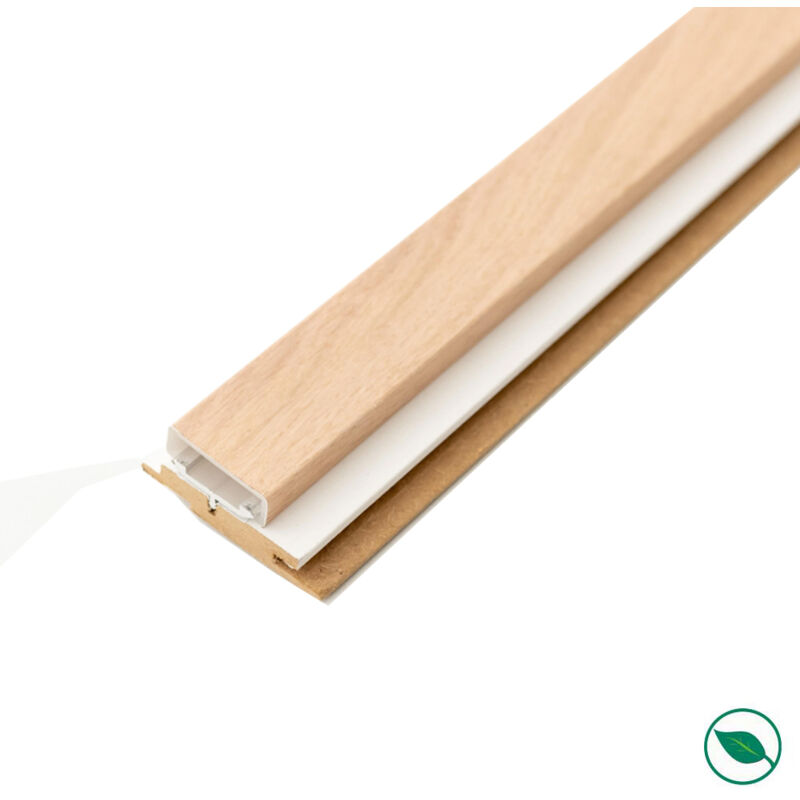 Tasseau de finition chêne clair sur fond blanc pour intégration de LED - 2500 41/54 x 20 mm - PEFC 70%