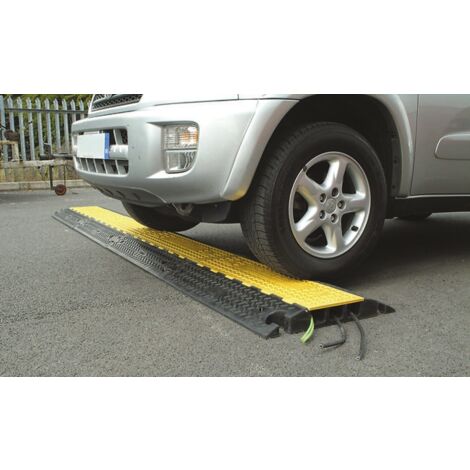 Protège câble RS PRO, Ø interne: 50, 60mm, long. 0.9m, Caoutchouc Noir/Jaune ( Prix pour 1 )