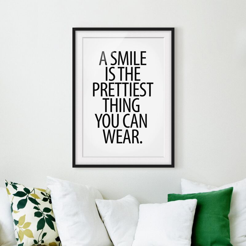 

Póster enmarcado - A Smile Is The Prettiest Thing Sans Serif Dimensión LxA: 24cm x 18cm, Marco: Negro