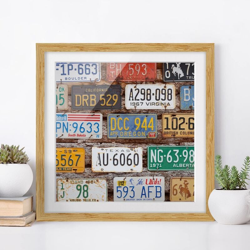 

Póster enmarcado - American License Plates On Wood Dimensión LxA: 20cm x 20cm, Marco: Roble