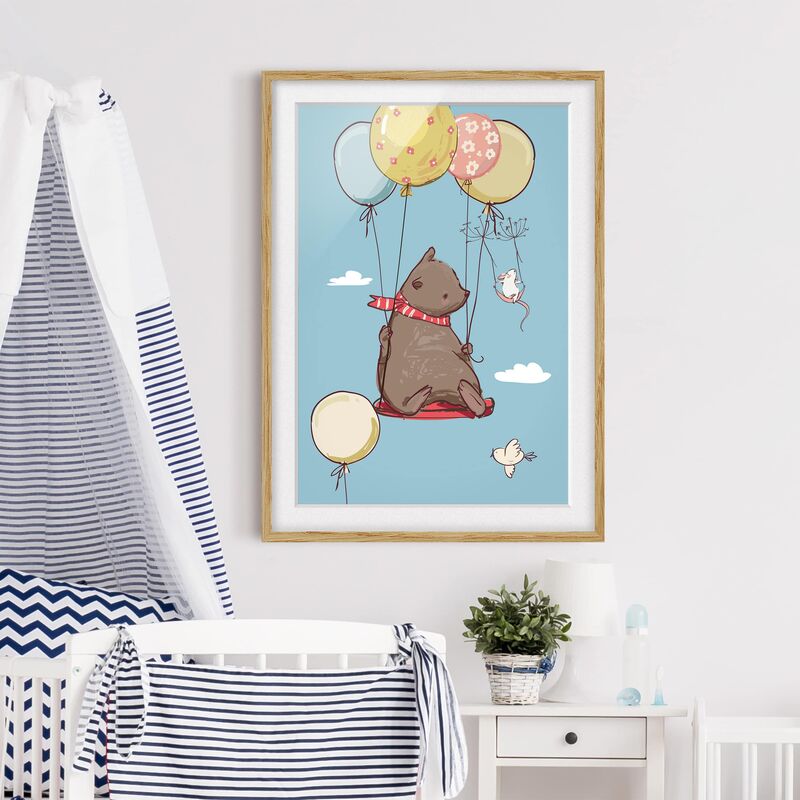 

Póster enmarcado - Bear And Mouse Flying Dimensión LxA: 24cm x 18cm, Marco: Roble