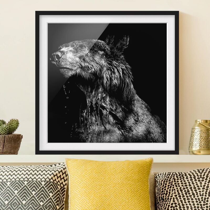 

Póster enmarcado - Bear In The Dark Dimensión LxA: 30cm x 30cm, Marco: Negro