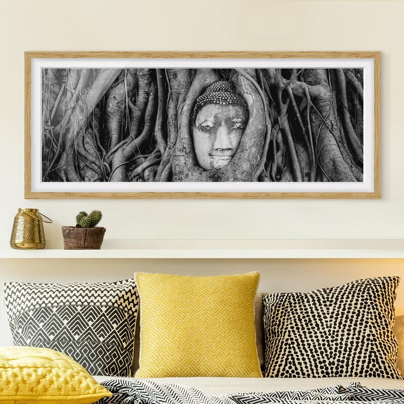 

Póster enmarcado - Buddha In Ayutthaya Fiancheggiata Da Radici Degli Alberi In Bianco E Nero Dimensión LxA: 40cm x 100cm, Marco: Roble