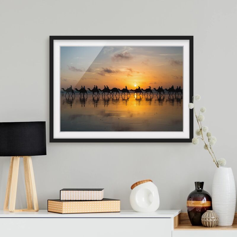 

Póster enmarcado - Camels In Sunset Dimensión LxA: 70cm x 100cm, Marco: Negro