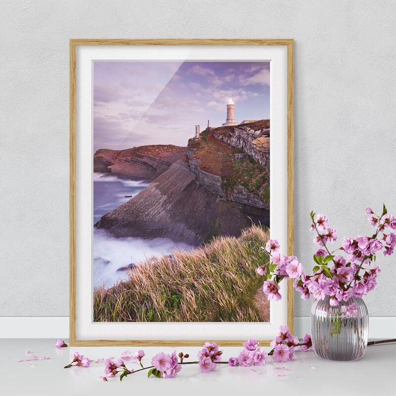

Póster enmarcado - Cliffs And Lighthouse Dimensión LxA: 40cm x 30cm, Marco: Roble
