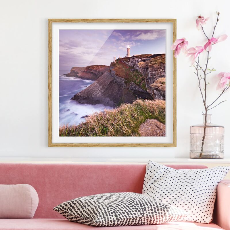 

Póster enmarcado - Cliffs And Lighthouse Dimensión LxA: 70cm x 70cm, Marco: Roble