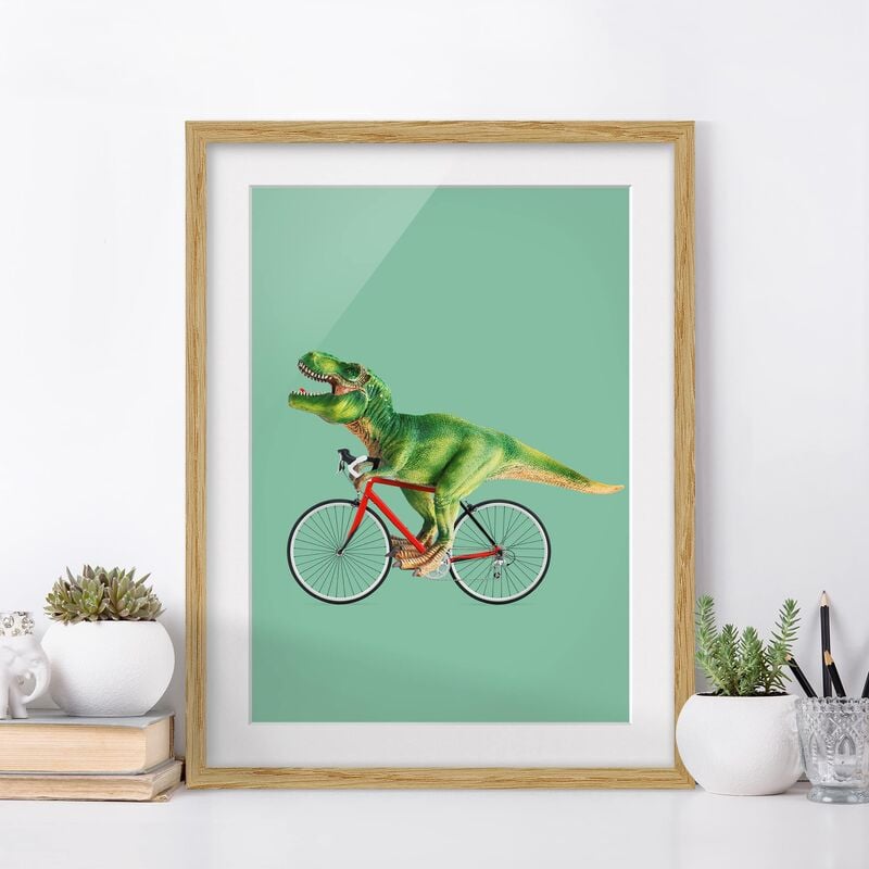 

Póster enmarcado - Dinosauro con la bicicletta Dimensión LxA: 70cm x 50cm, Marco: Roble
