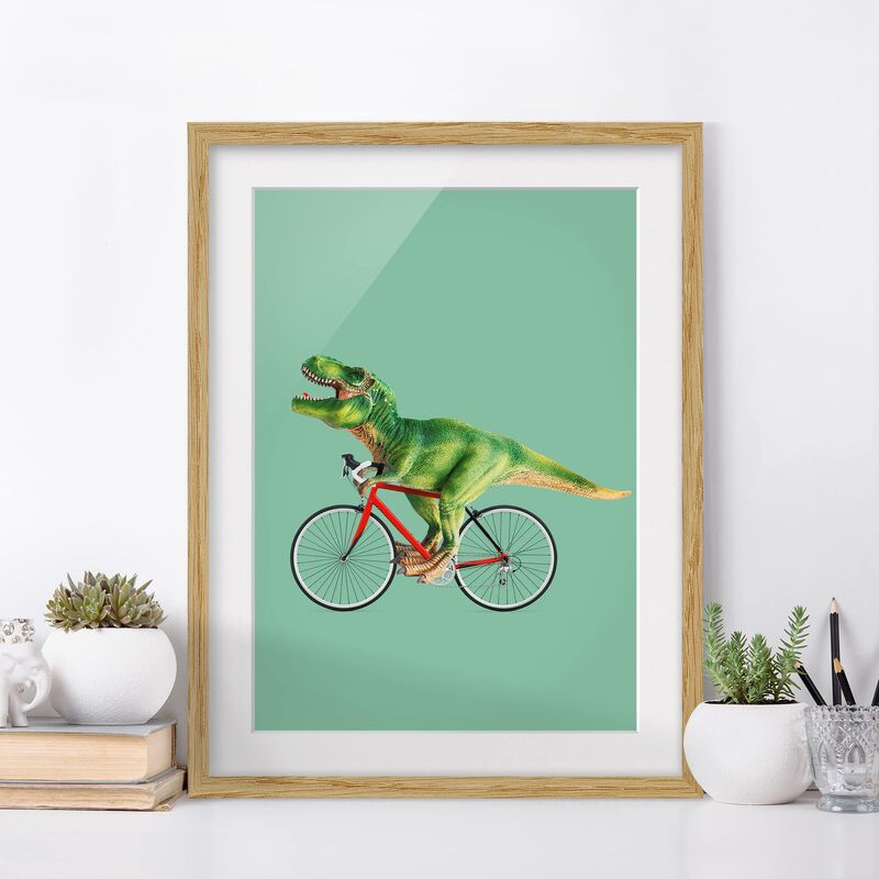 

Póster enmarcado - Dinosauro con la bicicletta Dimensión LxA: 24cm x 18cm, Marco: Roble