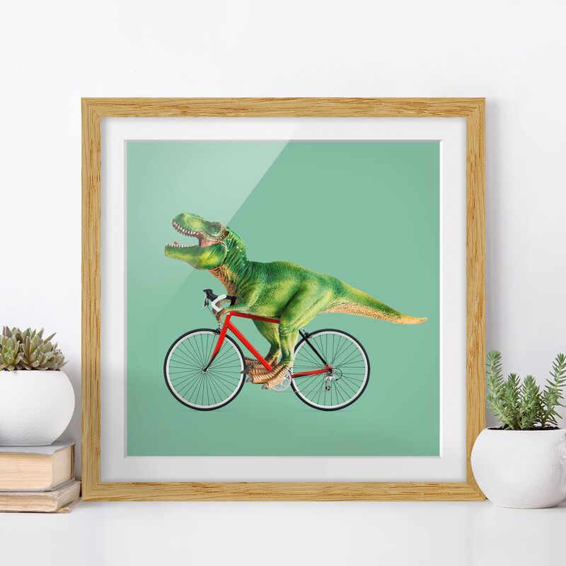 

Póster enmarcado - Dinosauro con la bicicletta Dimensión LxA: 30cm x 30cm, Marco: Roble