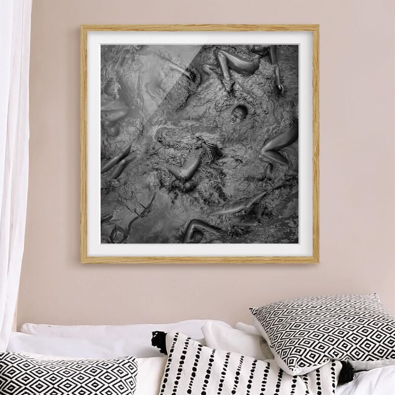 

Póster enmarcado - Disturbing Bath Dimensión LxA: 50cm x 50cm, Marco: Roble