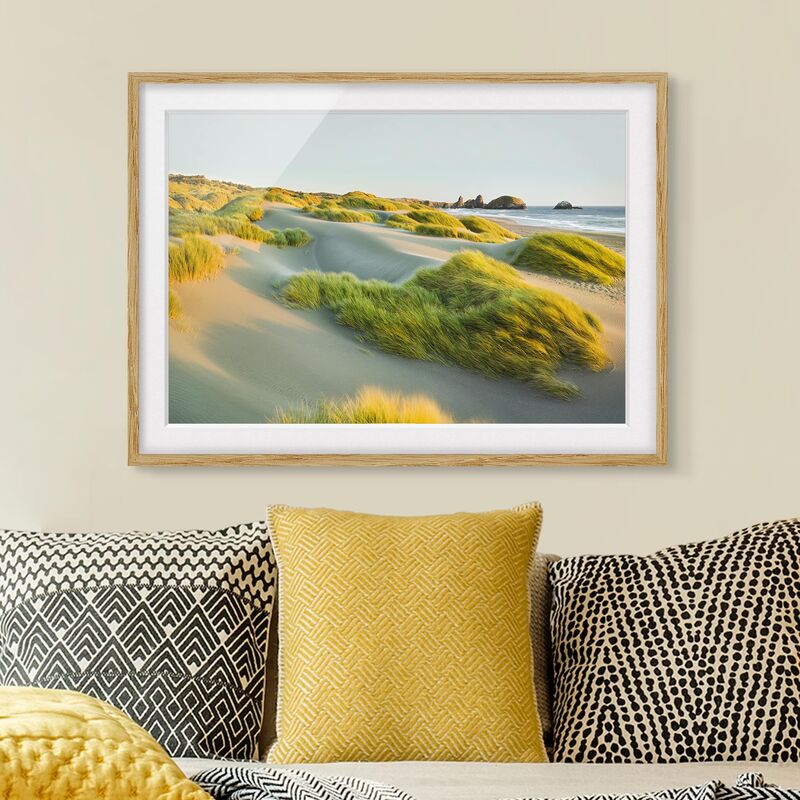 

Póster enmarcado - Dunes And Grasses At The Sea Dimensión LxA: 50cm x 70cm, Marco: Roble