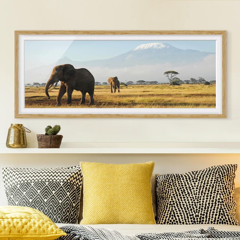 

Póster enmarcado - Elefanti Davanti Al Kilimanjaro In Kenya Dimensión LxA: 20cm x 50cm, Marco: Roble