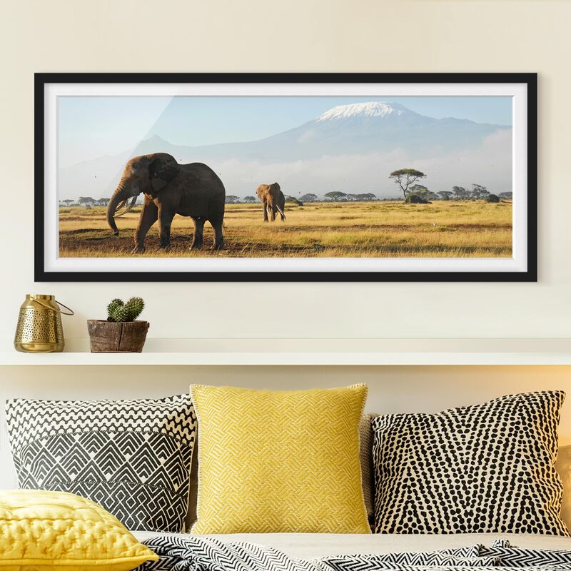 

Póster enmarcado - Elefanti Davanti Al Kilimanjaro In Kenya Dimensión LxA: 30cm x 75cm, Marco: Negro