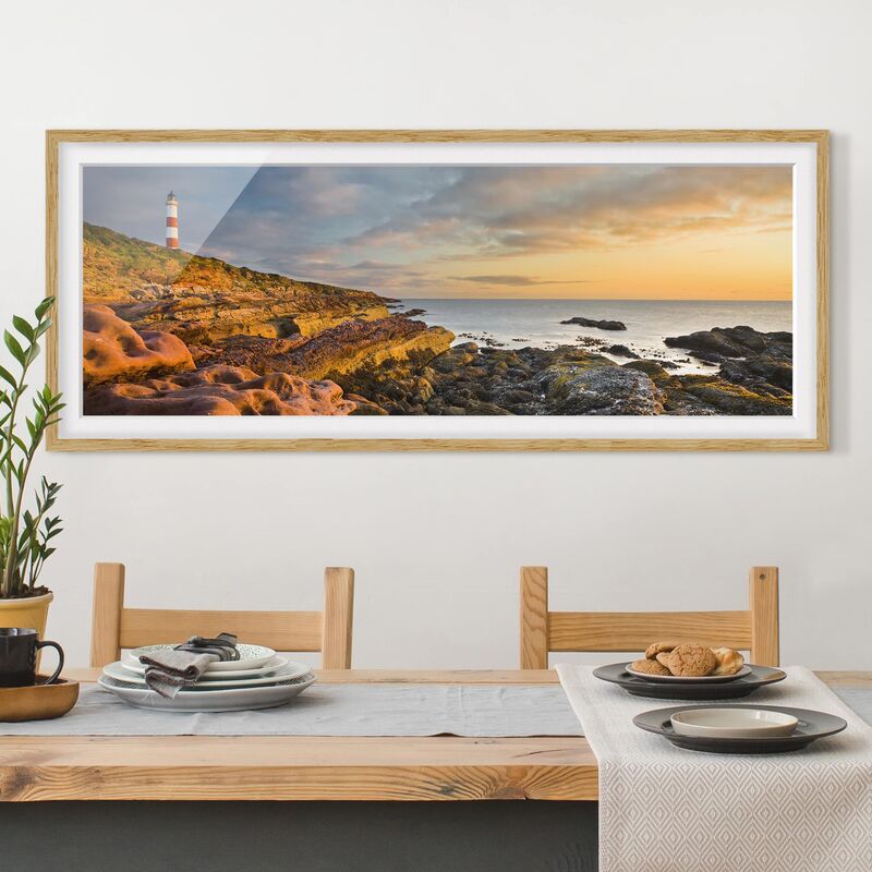 

Póster enmarcado - Faro Tarbat Ness E Il Tramonto Sul Mare Dimensión LxA: 40cm x 100cm, Marco: Roble