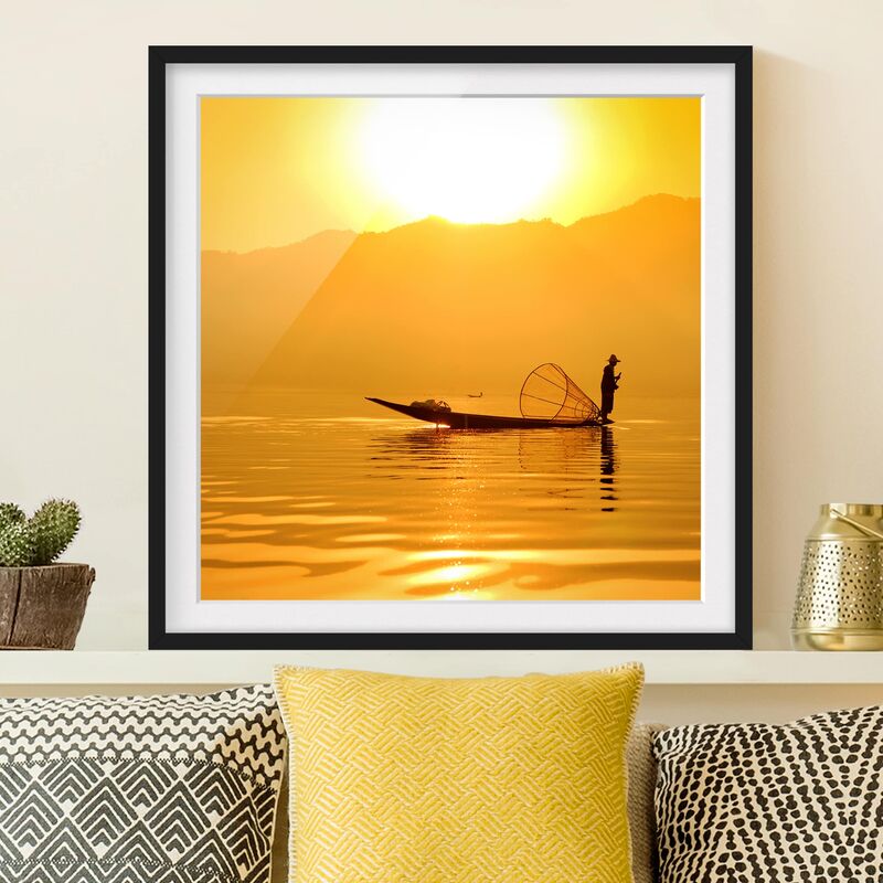 

Póster enmarcado - Fisherman In Sunrise Dimensión LxA: 30cm x 30cm, Marco: Negro