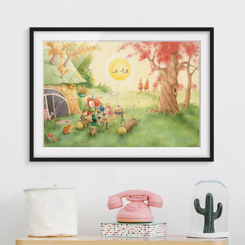 

Póster enmarcado - Frida Eating Breakfast Dimensión LxA: 30cm x 40cm, Marco: Negro