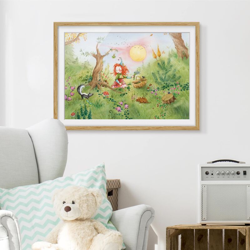 

Póster enmarcado - Frida Gathers Herbs Dimensión LxA: 50cm x 70cm, Marco: Roble