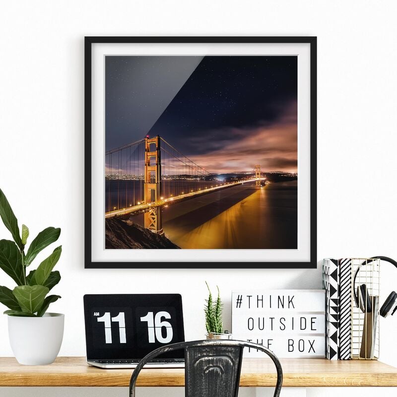 

Póster enmarcado - Golden Gate To Stars Dimensión LxA: 70cm x 70cm, Marco: Negro