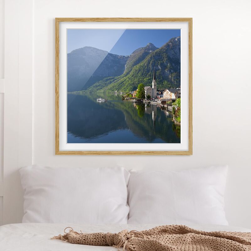 

Póster enmarcado - Hallstatt Lake And Mountain Views Dimensión LxA: 30cm x 30cm, Marco: Roble