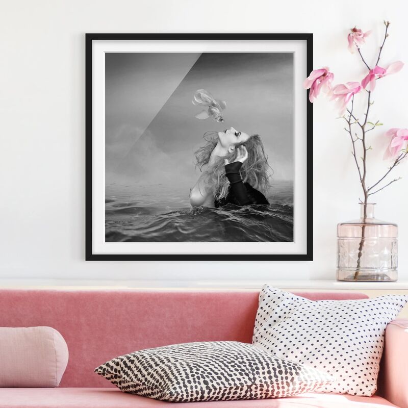 

Póster enmarcado - Kiss Of A Goldfish II Dimensión LxA: 50cm x 50cm, Marco: Negro