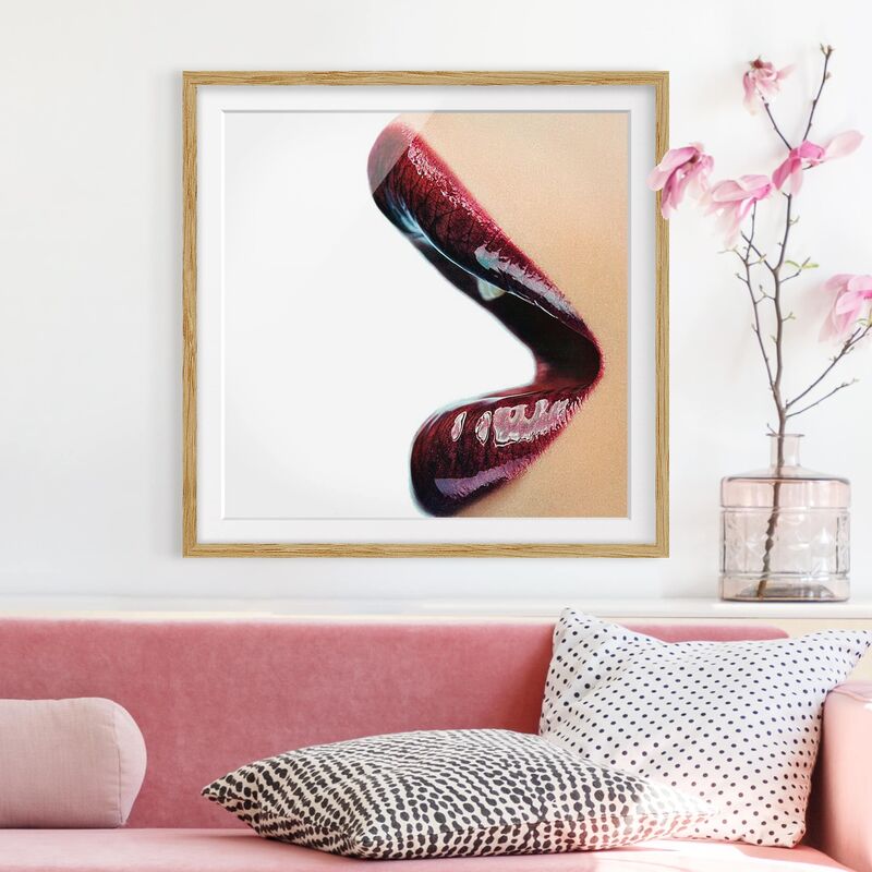 

Póster enmarcado - Kiss My Lips! Dimensión LxA: 20cm x 20cm, Marco: Roble