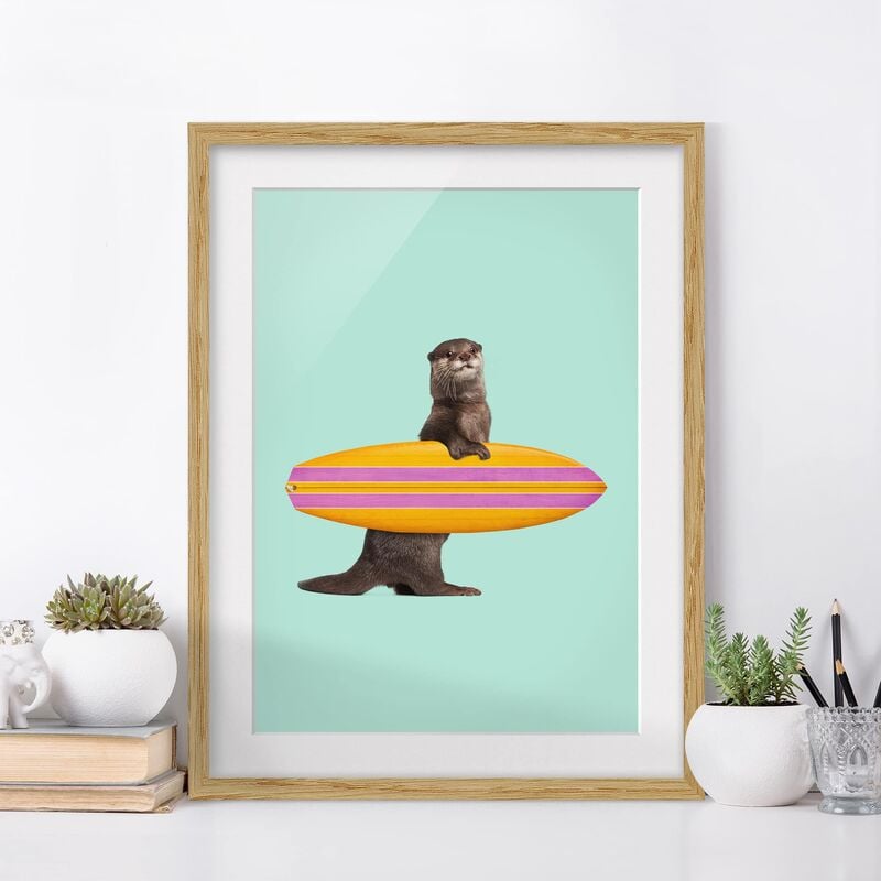 

Póster enmarcado - Lontra con il surf Dimensión LxA: 100cm x 70cm, Marco: Roble