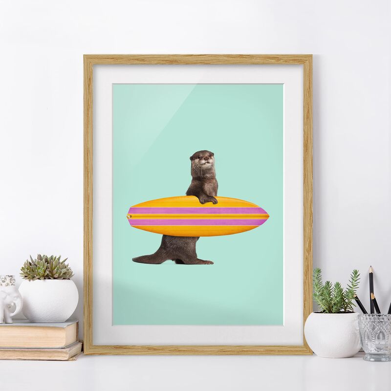 

Póster enmarcado - Lontra con il surf Dimensión LxA: 70cm x 50cm, Marco: Roble