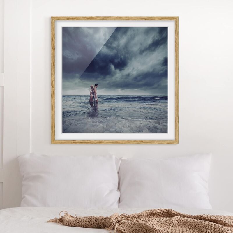 

Póster enmarcado - Lovers And The Sea Dimensión LxA: 30cm x 30cm, Marco: Roble