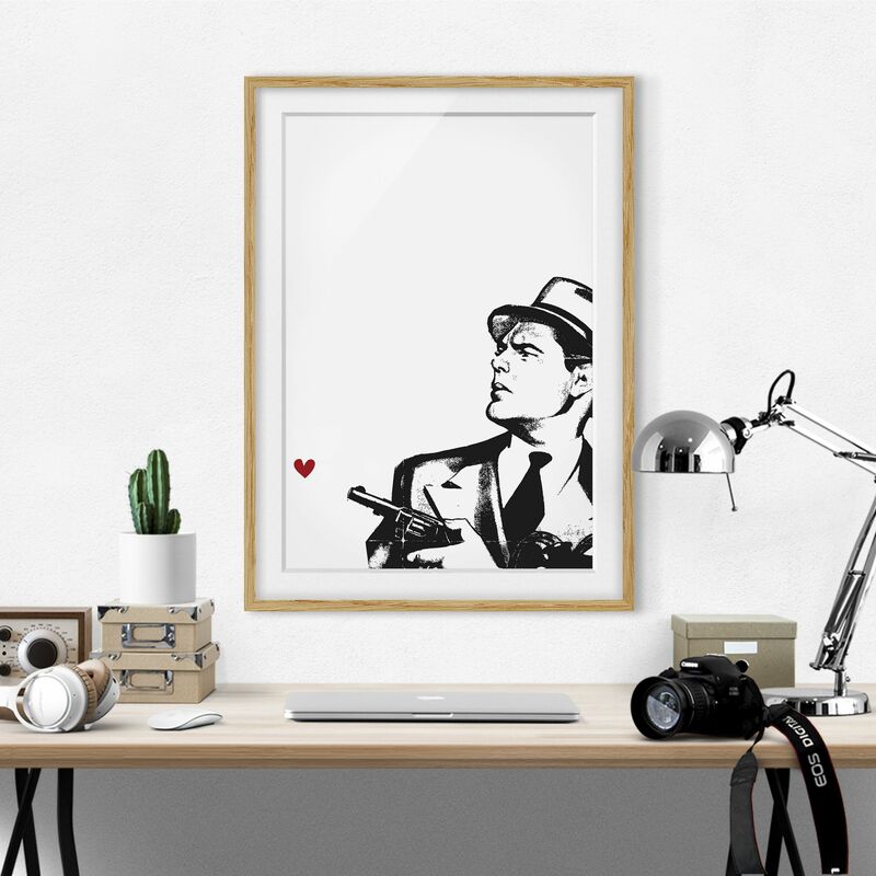 

Póster enmarcado - Love and Gun Dimensión LxA: 40cm x 30cm, Marco: Roble