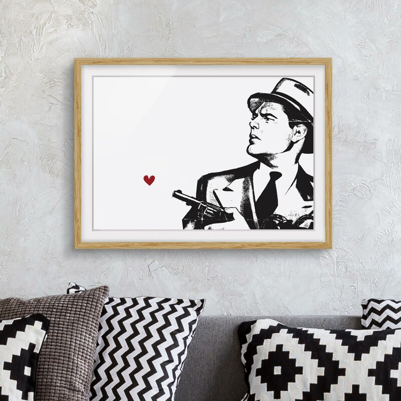 

Póster enmarcado - Love and Gun Dimensión LxA: 40cm x 55cm, Marco: Roble
