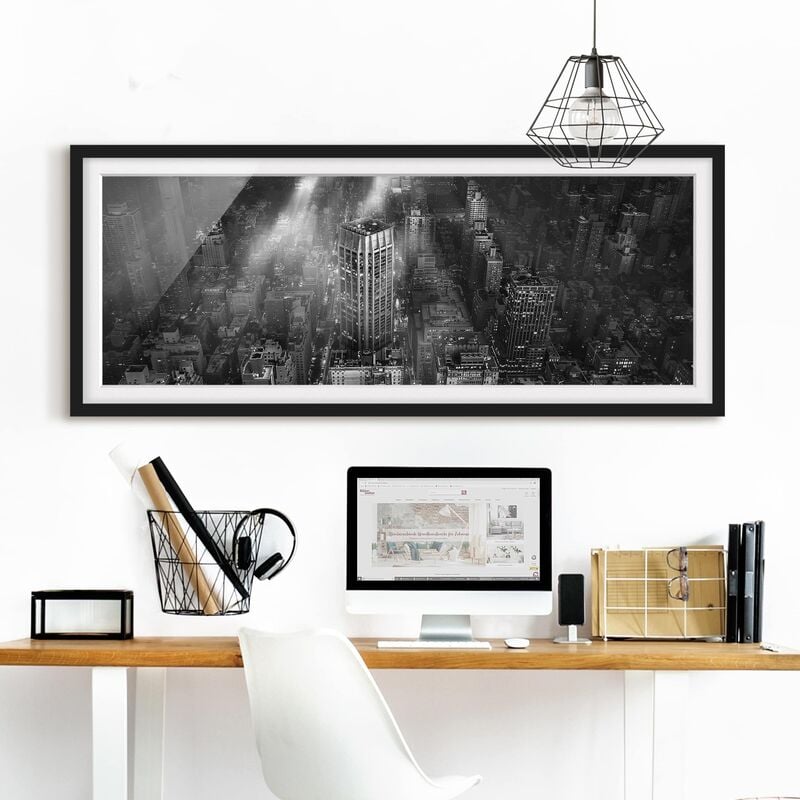 

Póster enmarcado - Luce del sole su New York Dimensión LxA: 50cm x 130cm, Marco: Negro