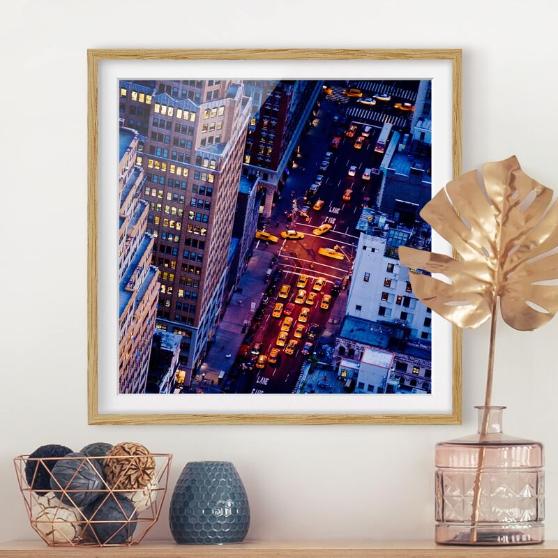 

Póster enmarcado - Manhattan Taxi Lights Dimensión LxA: 20cm x 20cm, Marco: Roble