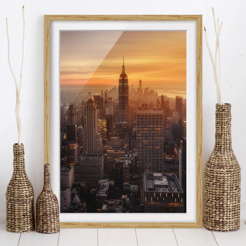 

Póster enmarcado - Manhattan Skyline Evening Dimensión LxA: 70cm x 50cm, Marco: Roble