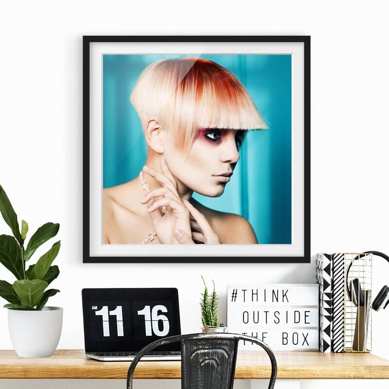 

Póster enmarcado - Modern Lady Dimensión LxA: 70cm x 70cm, Marco: Negro
