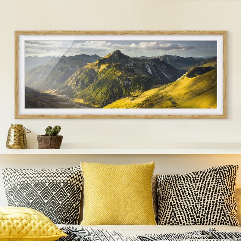 

Póster enmarcado - Montagne E Valle Delle Alpi Della Lechtal In Tirol Dimensión LxA: 30cm x 75cm, Marco: Roble