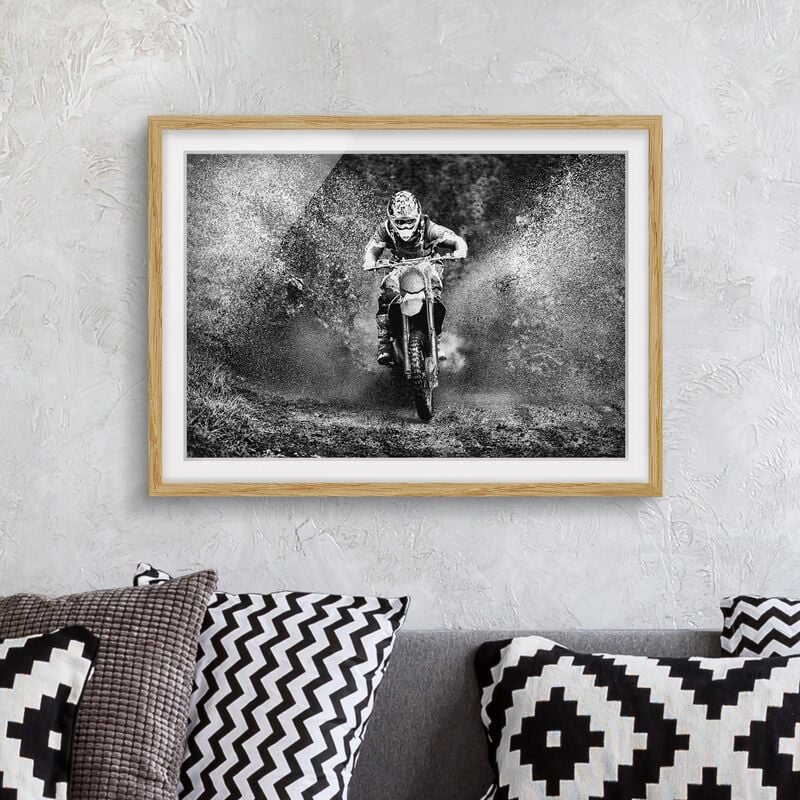 

Póster enmarcado - Motocross In The Mud Dimensión LxA: 40cm x 55cm, Marco: Roble