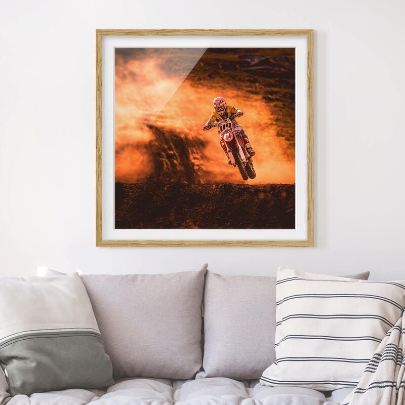 

Póster enmarcado - Motocross In The Dust Dimensión LxA: 30cm x 30cm, Marco: Roble